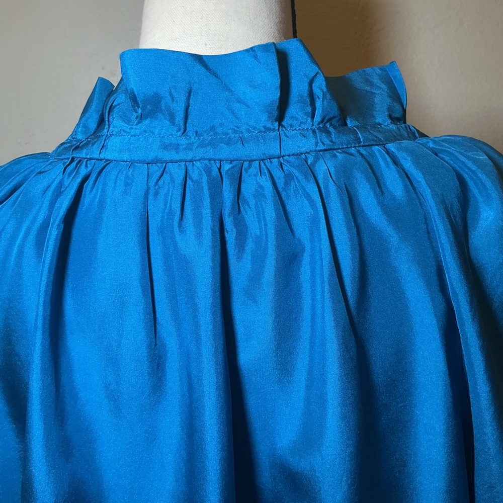 Ali Ro Vibrant 100% Silk Blue Blouse with Lace Hem - Picture 3 of 9